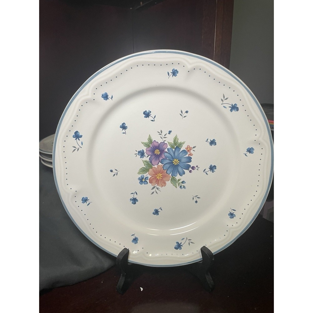 Vintage 1987 Provincial Bouquet Stoneware Dinner Plates 4 Piece, JMP Marketing